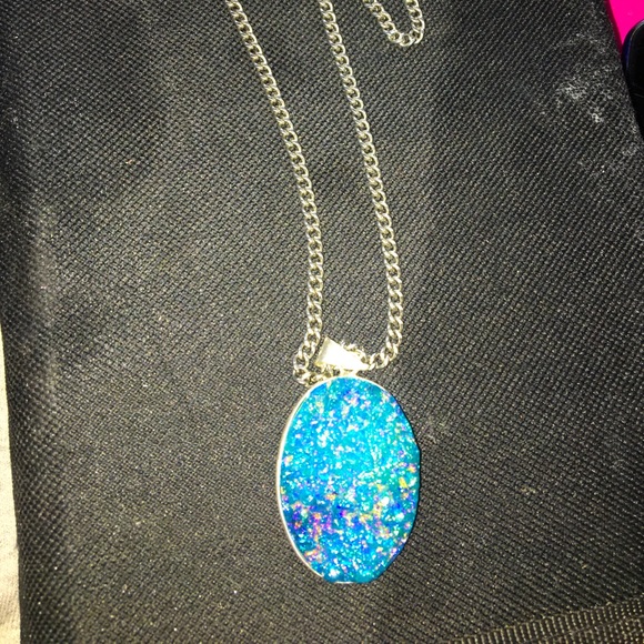 Gorgeous Blue Druzy Agate Oval Pendant DOES NOT INCLUDE Stainless Steel chain - Picture 5 of 6
